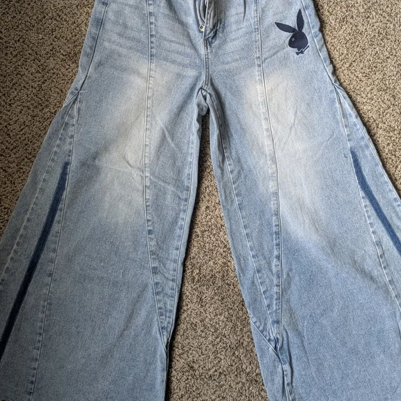 Wide-Leg Jeans - Picture 4 of 5